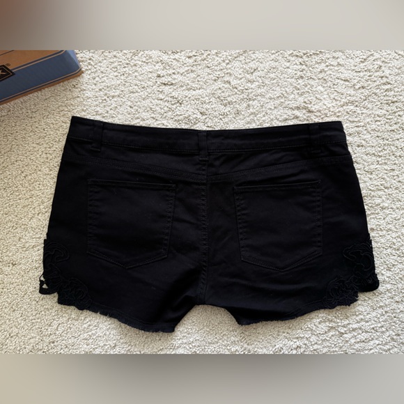Lot of 2 Women's Black Shorts from H&M - 1 NWT - Picture 7 of 14